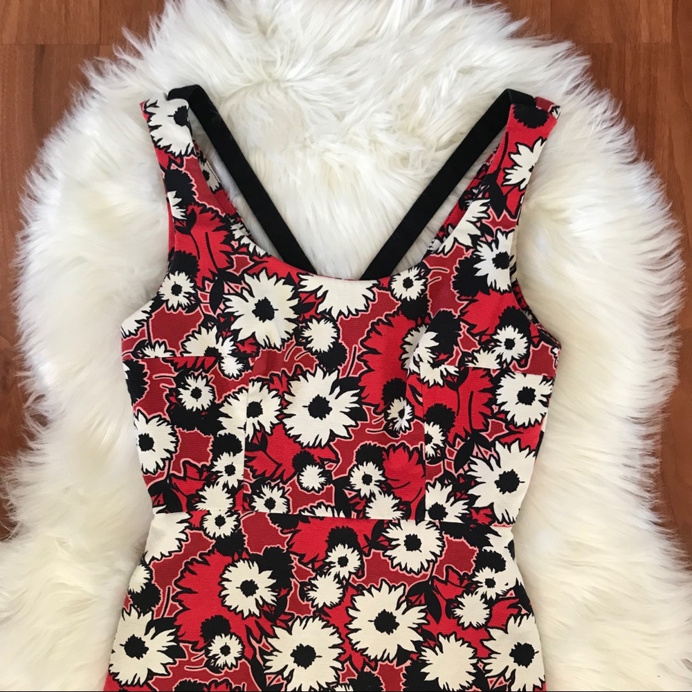 Floral Zara Dress - Picture 2 of 7